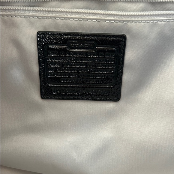 Elegant Coach Black Tote Bag - Picture 6 of 14